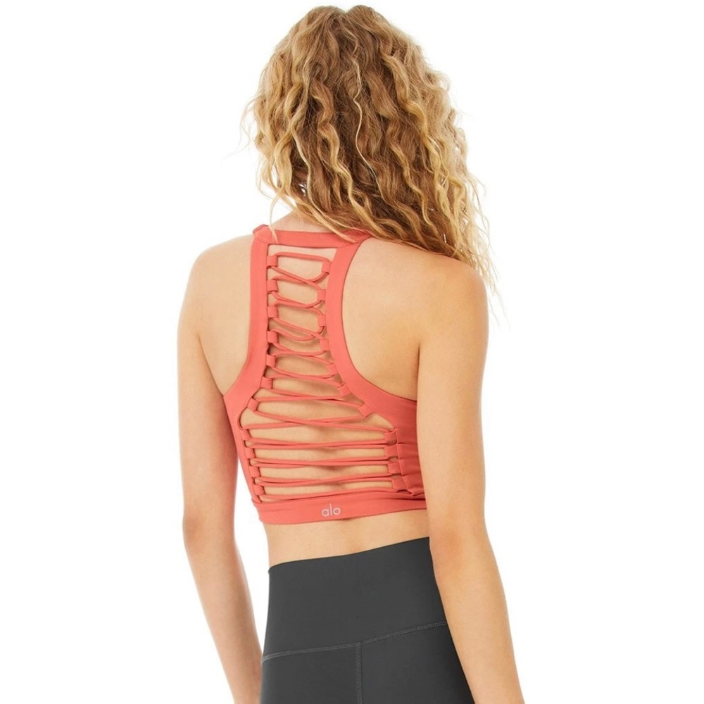 Alo Yoga Movement Bra in Strawberry XS